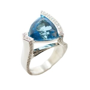 'Camelia' Trillion Cut